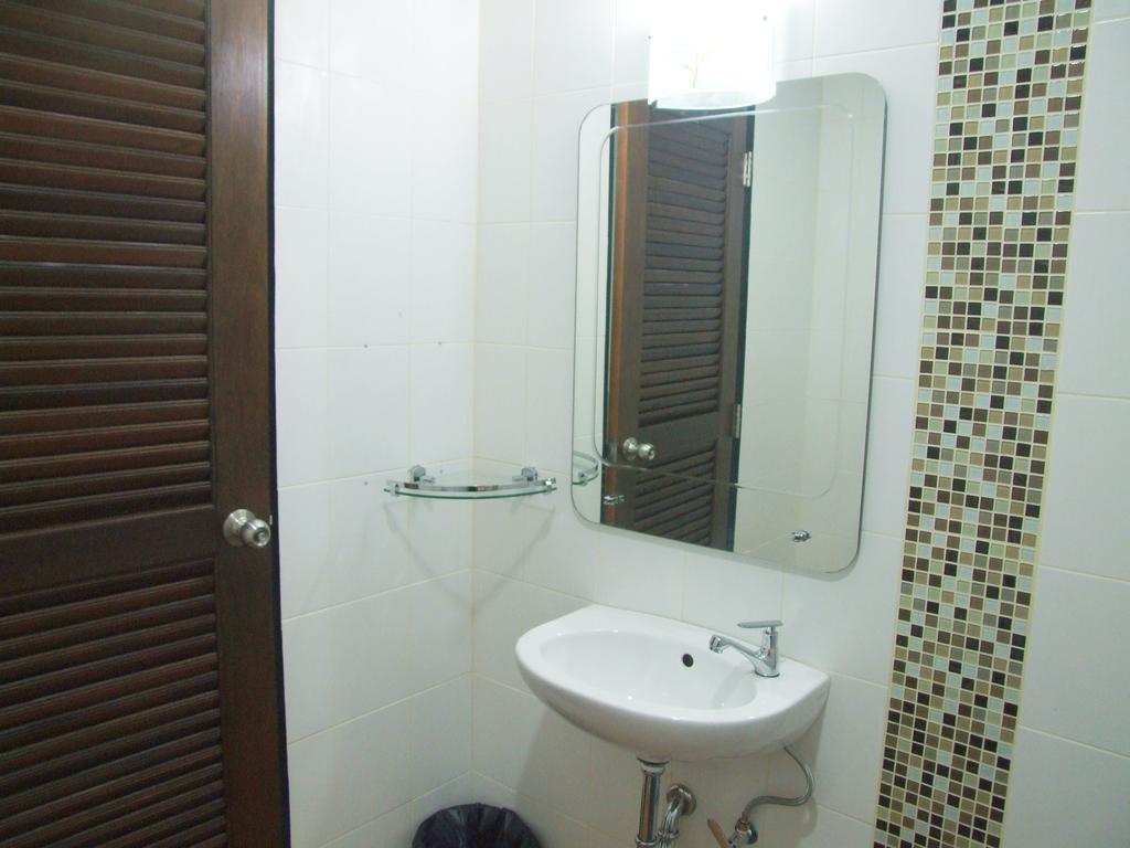 Hotel Ruan Rim Nam à Roi Et Chambre photo