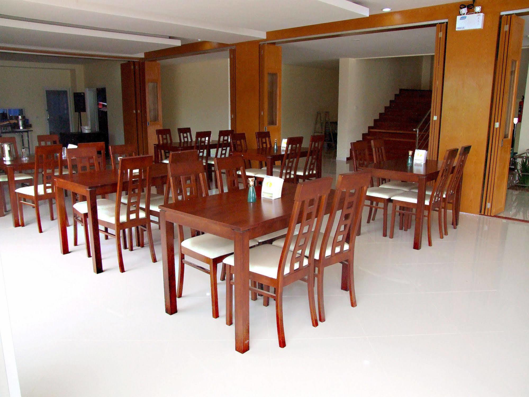 Hotel Ruan Rim Nam à Roi Et Extérieur photo